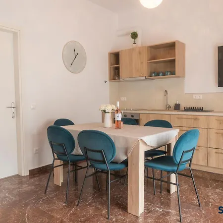 Apartment Rest In Style